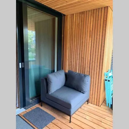 Beautiful Sunny New 1 Bed Apt Flims Exterior photo