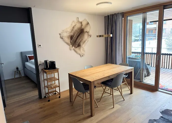 Beautiful Sunny New 1 Bed Apt