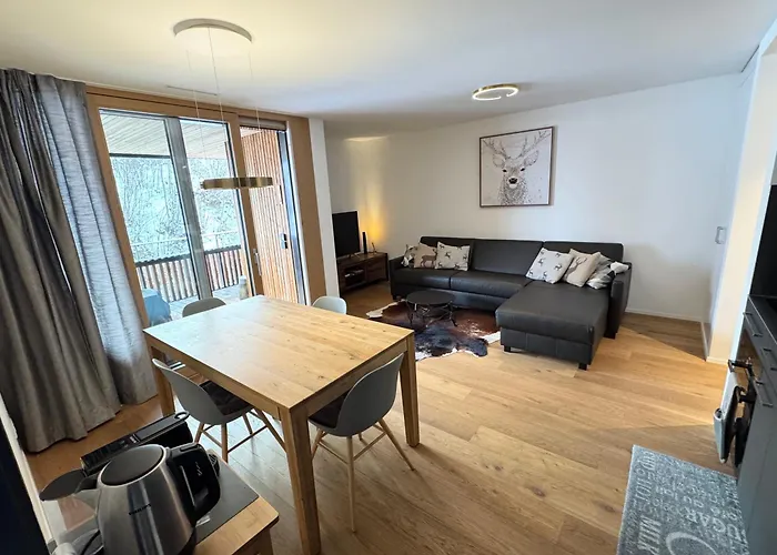 Beautiful Sunny New 1 Bed Apt