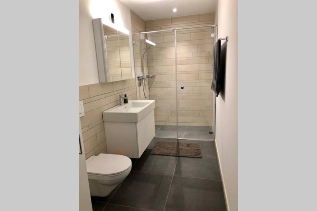 Apartment Beautiful Sunny New 1 Bed Flims
