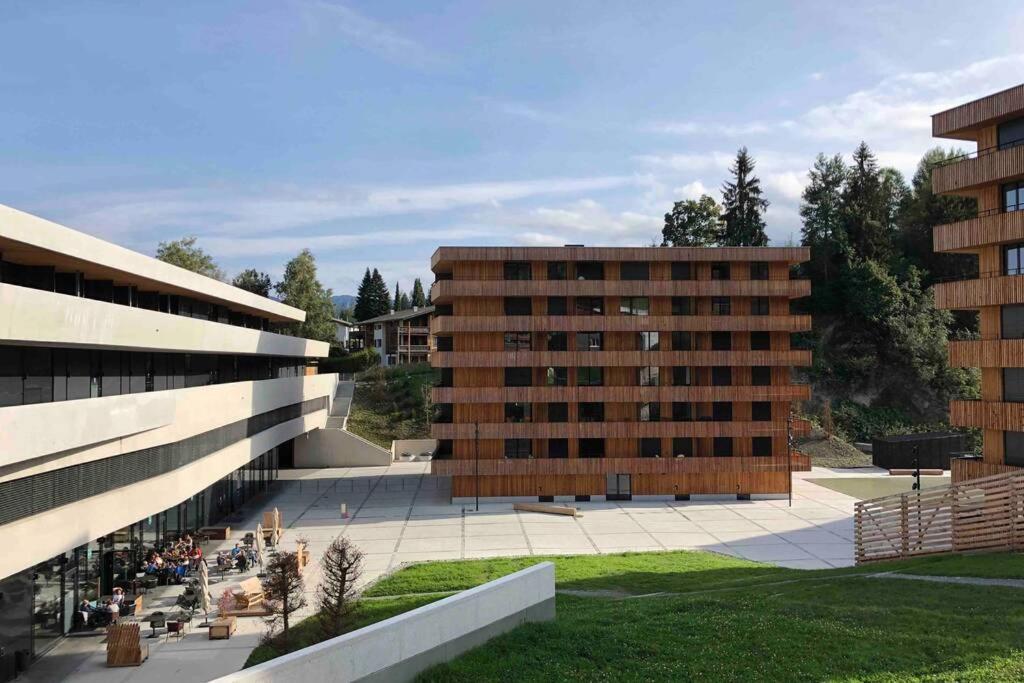 Beautiful Sunny New 1 Bed Apartment
