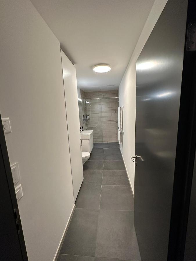 Beautiful Sunny New 1 Bed Apartment