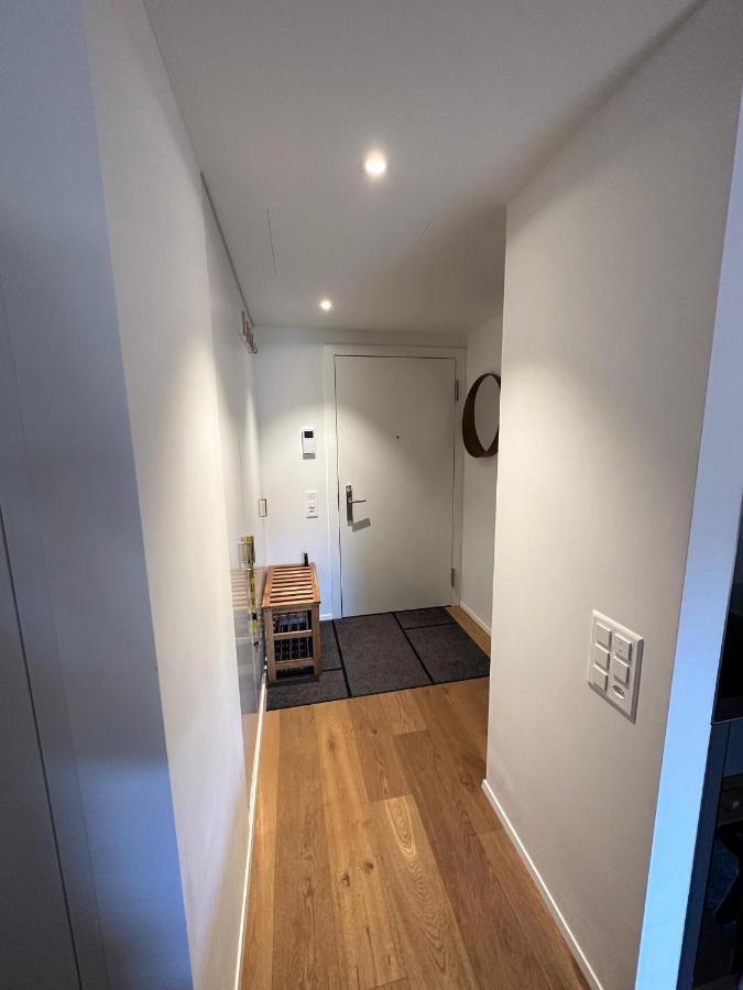 Beautiful Sunny New 1 Bed Apartment