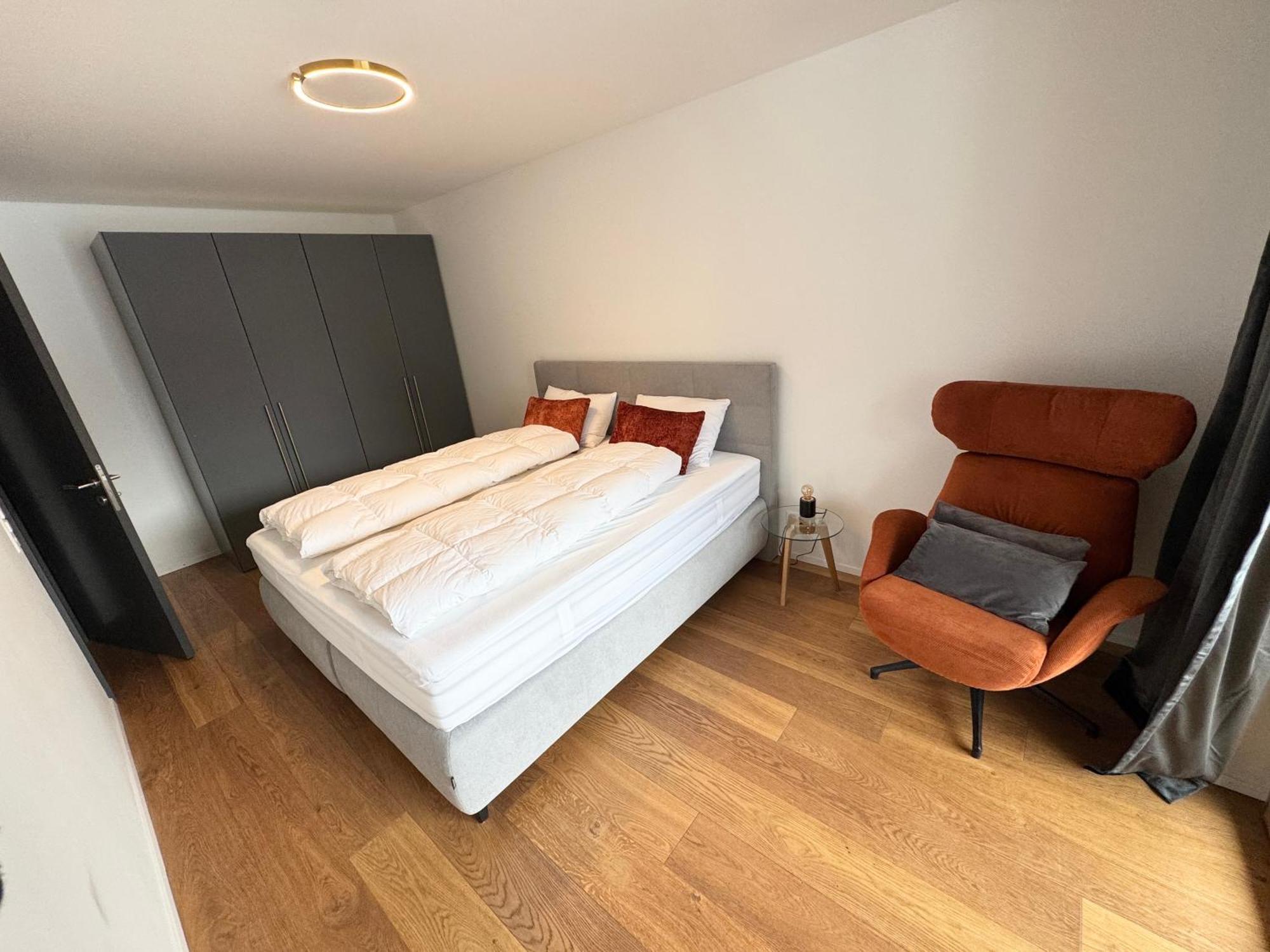 Beautiful Sunny New 1 Bed Apartment